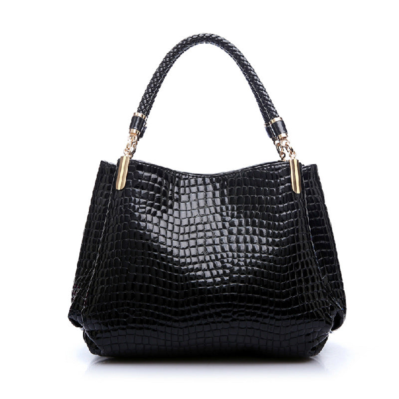 2022 New Women Crocodile Pattern One-shoulder Bag