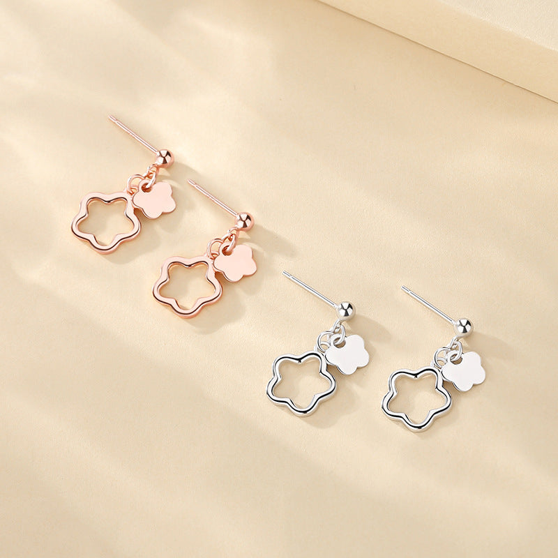 The Earrings of Flower Pattern