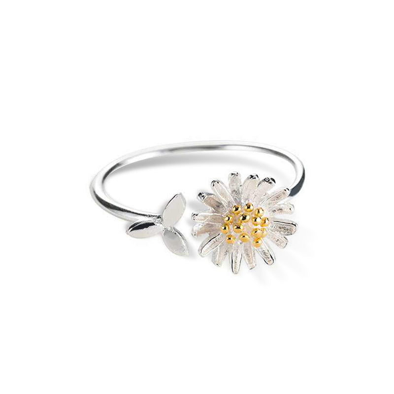 Blooming Daisy Flower Ring
