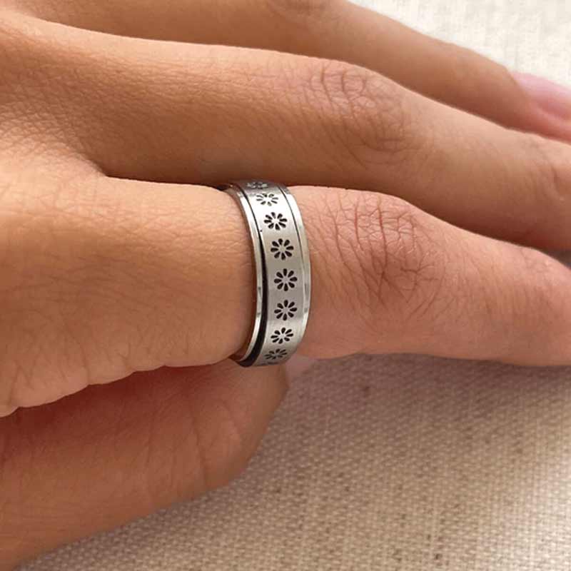 Daisy Fidget Ring