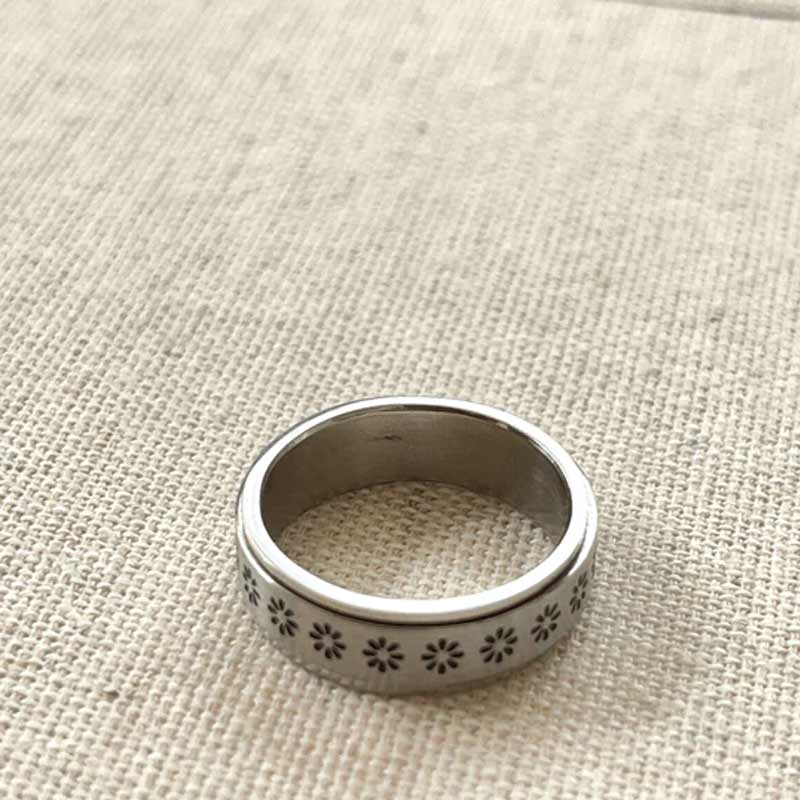 Daisy Fidget Ring