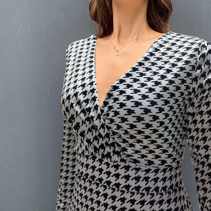 Sexy Long Sleeve V-neck Buttocks Print Dress