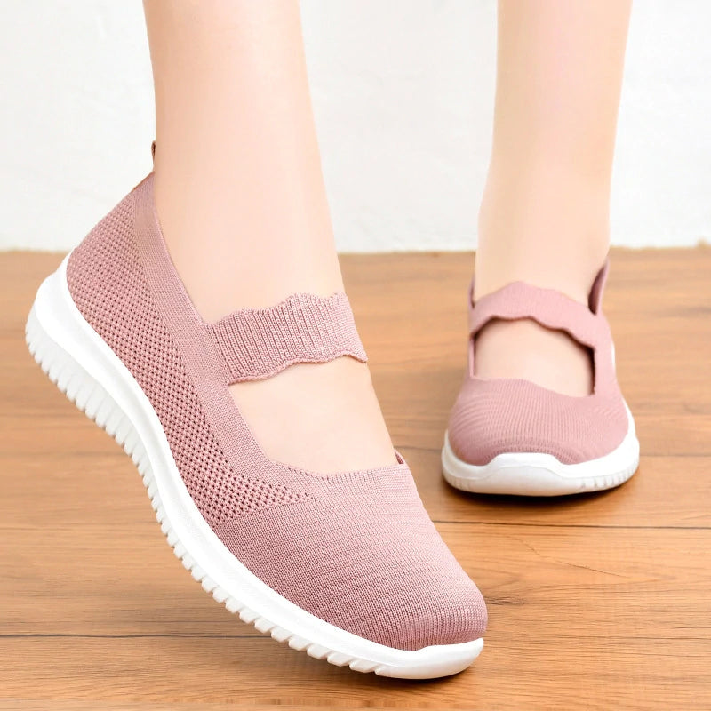 Women's Breathable Middle-age Soft-soled Shoes