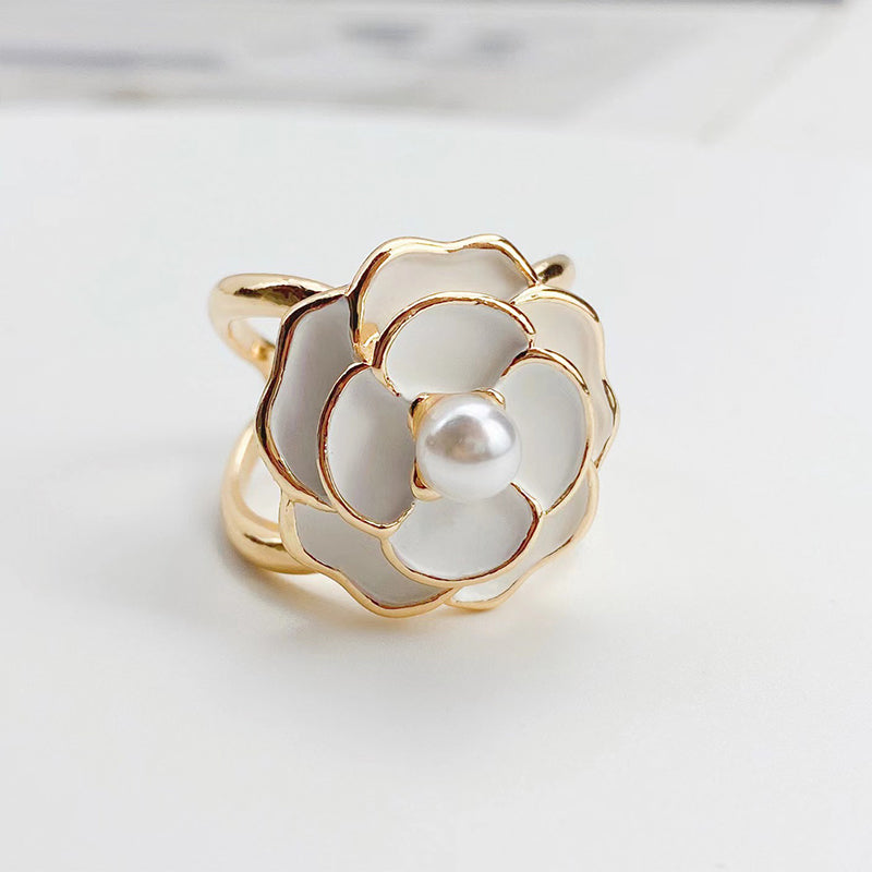 Women's Elegant Pearl Floral Scarf Ring Clip