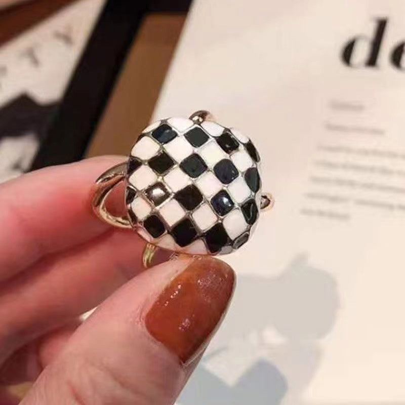 Women's Elegant Pearl Floral Scarf Ring Clip